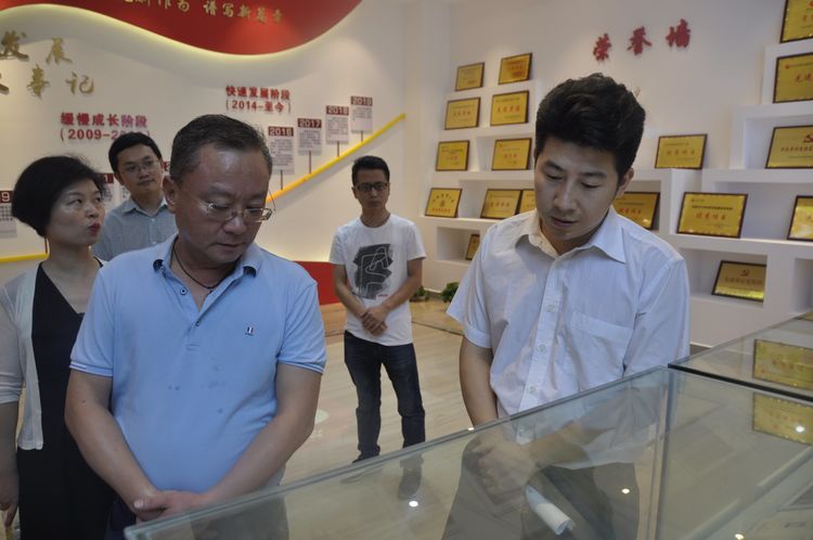 1560996941878141.jpg 4.jpg