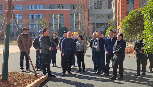 1613959533133658.jpg 進(jìn)賢縣副縣長舒丹蒞臨進(jìn)賢縣基礎(chǔ)教育提升改造工程項目調(diào)研6001.jpg