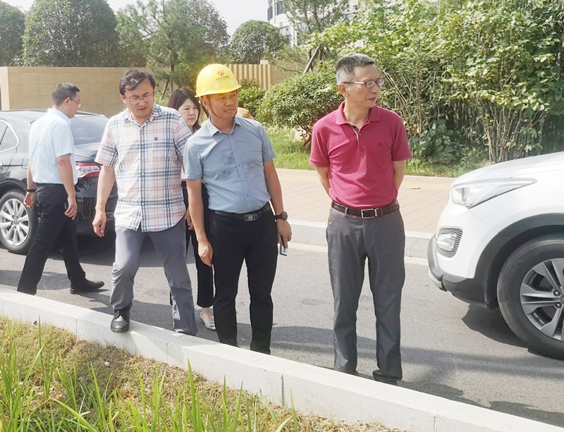 1624671507824526.jpg 市政公用集團(tuán)鄭學(xué)平到洛陽(yáng)東路綜合改造廣州路東延工程檢查指導(dǎo)8002.jpg