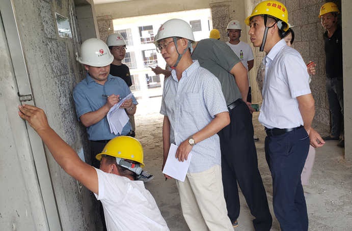 1626137245473142.jpg 房玲明蒞臨天祥項(xiàng)目開(kāi)展二季度安全質(zhì)量進(jìn)度檢查6912.jpg