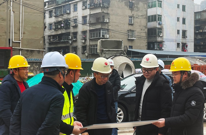 1645761061229010.jpg 鄭學平蒞臨桃花安置房項目督導檢查691.jpg