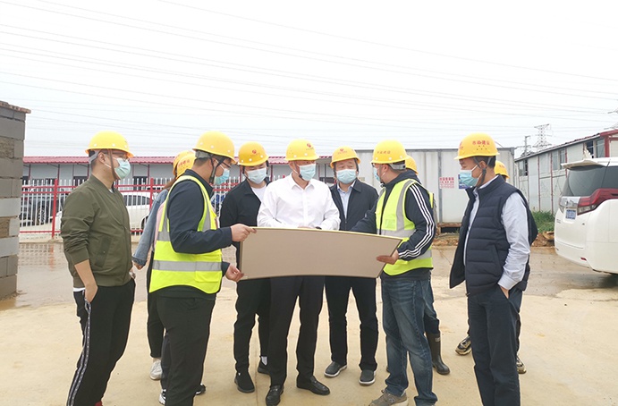 徐旭帶隊深入項目督導(dǎo)假期疫情防控、安全生產(chǎn)工作，看望慰問一線職工03.jpg