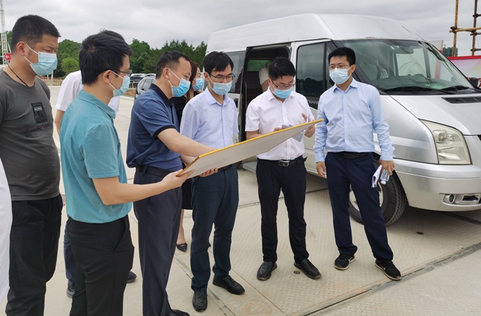 賴?yán)^紅到綠色建材科技產(chǎn)業(yè)園項(xiàng)目視察 賴?yán)^紅到綠色建材科技產(chǎn)業(yè)園項(xiàng)目視察