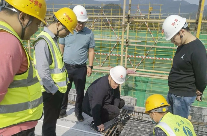 1667542414832252.jpg 6911.jpg