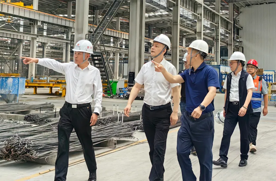 葛威敏到綠色產(chǎn)業(yè)園、新建區(qū)人民醫(yī)院二部項(xiàng)目調(diào)研