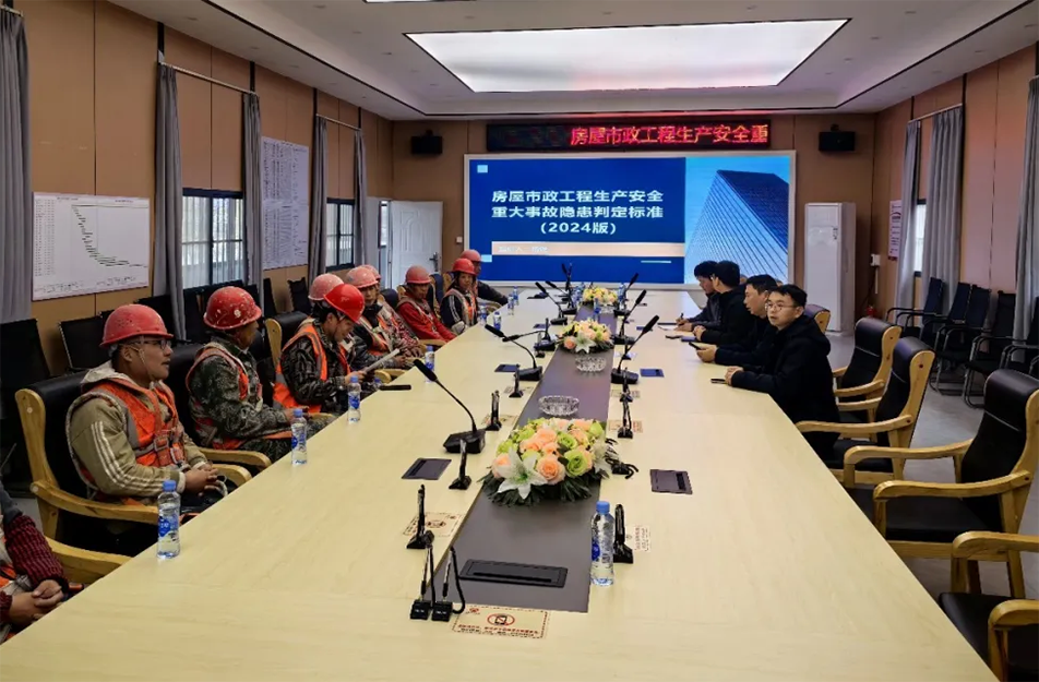 高處作業(yè)安全培訓(xùn)｜腳手架搭設(shè)、防墜落措施與事故警示教育